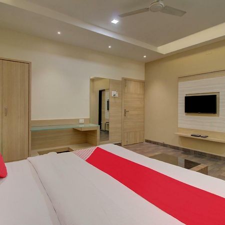 Oyo 35844 Hotel Lotus Residency Sangli Exterior photo